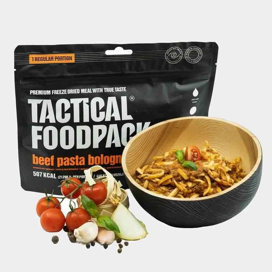 Bolsa negra Tactical Foodpack con pasta boloñesa de res, plato y verduras