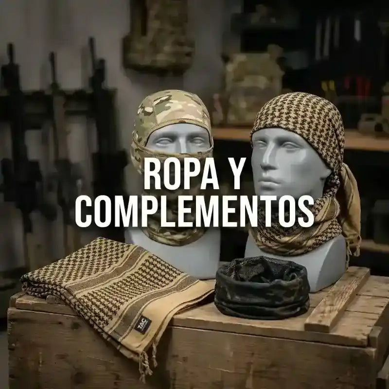 Maniquíes con pasamontañas de camuflaje y palestina de cuadros, con bufandas tácticas.