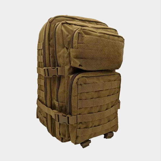 Mochila táctica color coyote con panel frontal acolchado y correas MOLLE