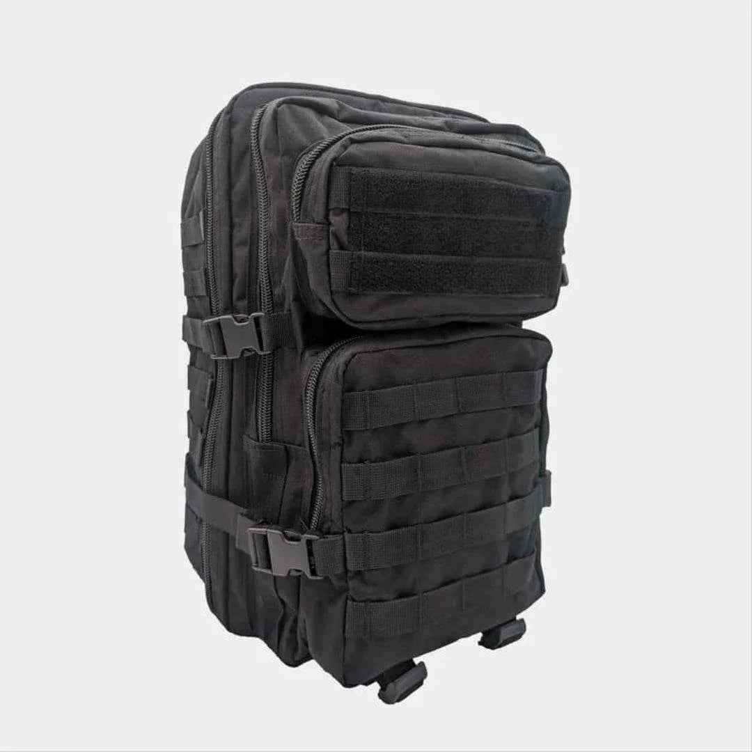 Mochila táctica negra con panel frontal acolchado y bolsillos con cremalleras