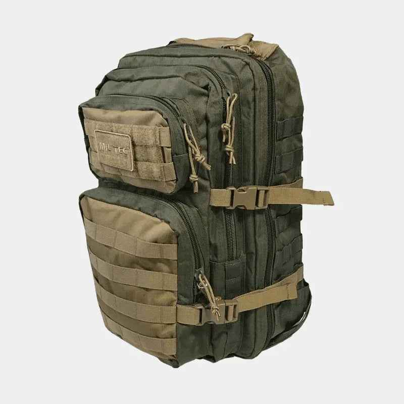 Mochila táctica verde oliva con panel frontal acolchado y correas MOLLE