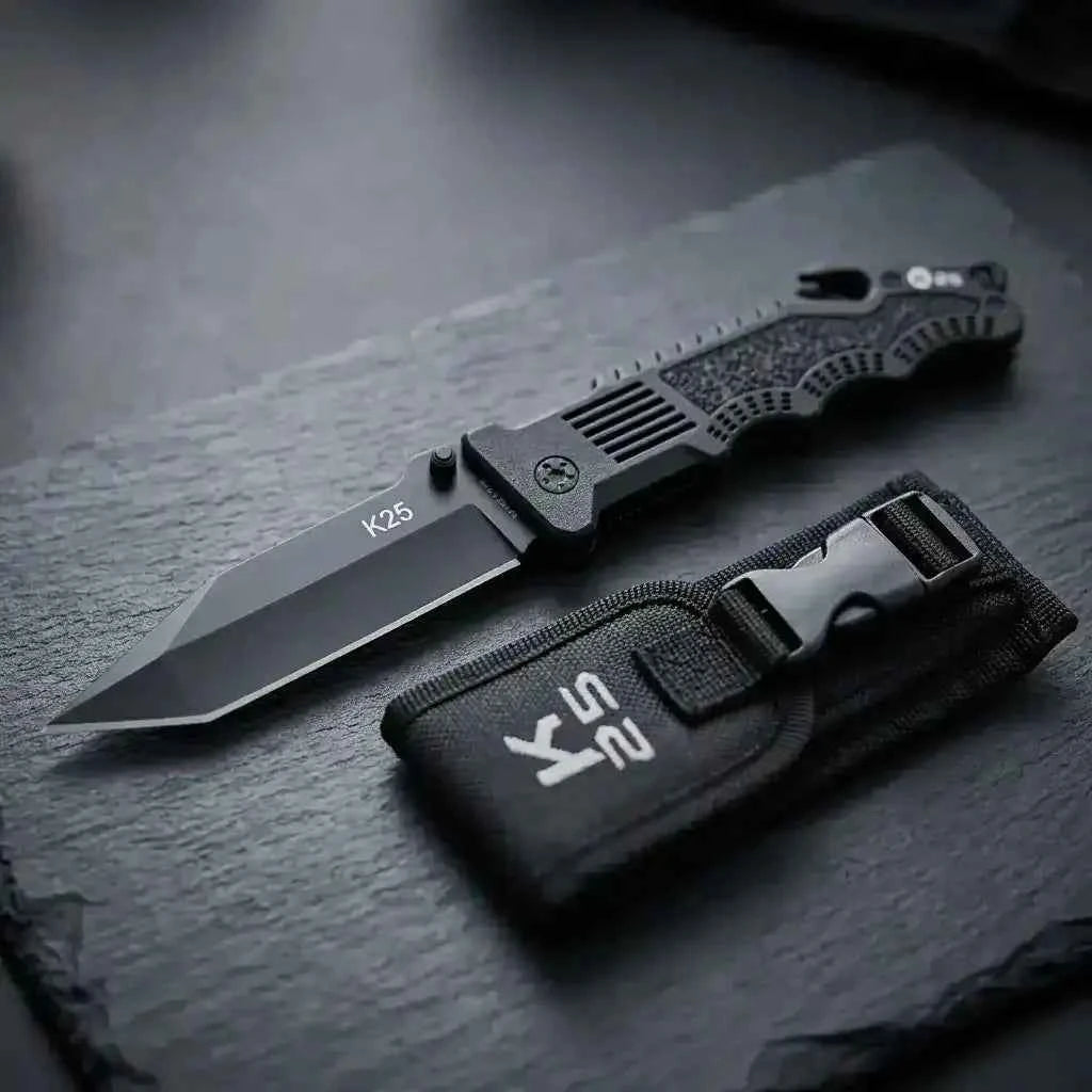 Navaja táctica de titanio con mango negro y funda de tela, modelo K25