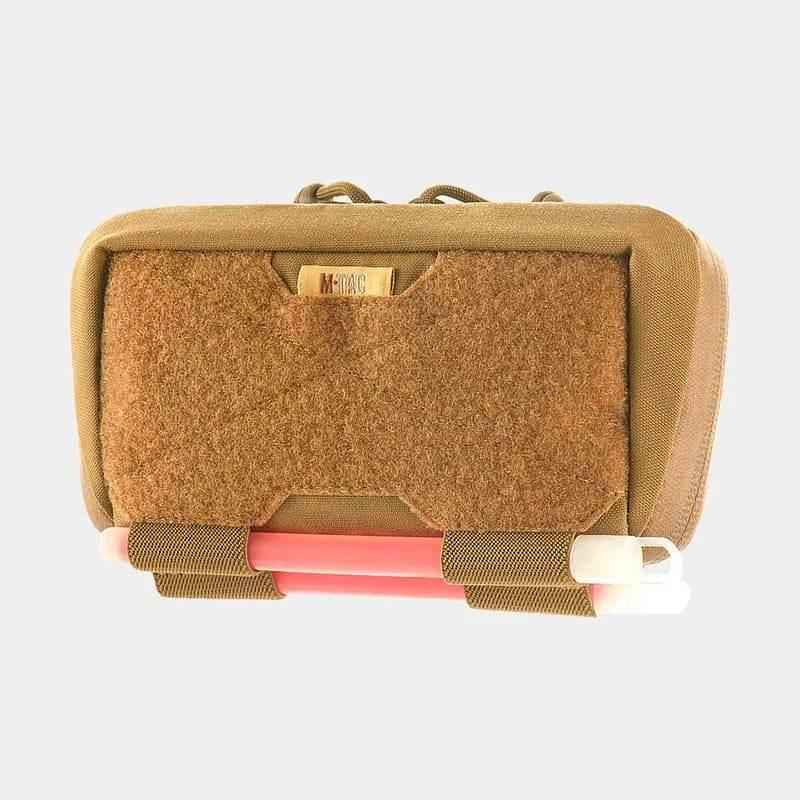 Bolsillo admin MOLLE coyote con funda interior y etiqueta frontal, vista del interior